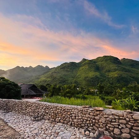 Wild Orchid- Lan Home Lang Cac Luaran gambar