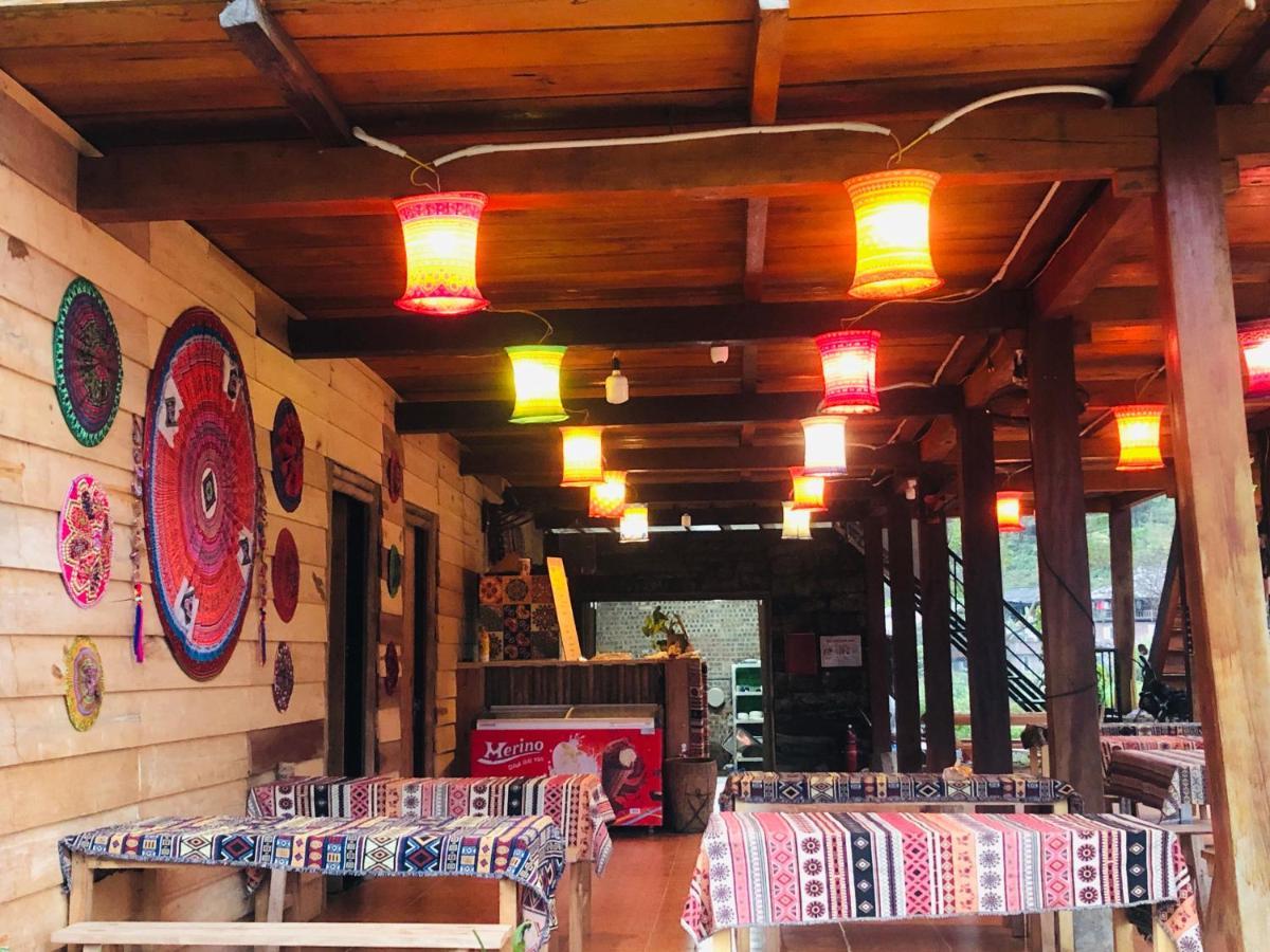 Wild Orchid- Lan Home Lang Cac Luaran gambar