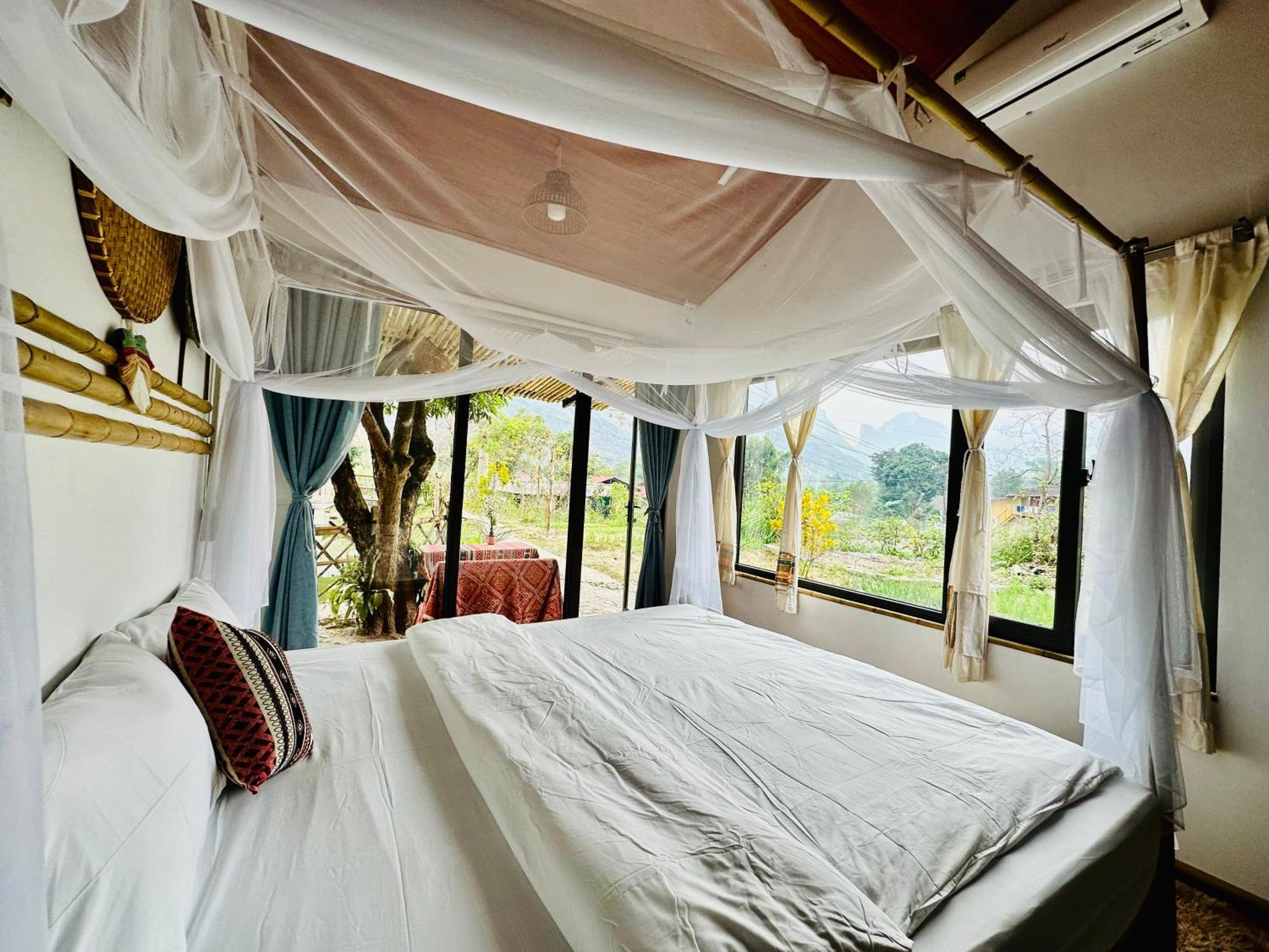 Wild Orchid- Lan Home Lang Cac Luaran gambar